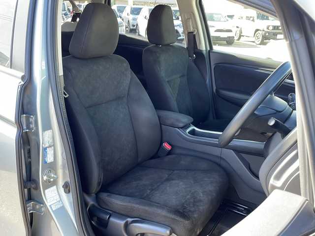 ホンダ シャトル G 青森県 2016(平28)年 11.7万km ティンテッドシルバーM 4WD/社外メモリナビ・ワンセグTV/CD・DVD・SD・AUX/バックカメラ/ワイパーデアイサー/純正エンジンスターター/ETC/電動格納ミラー/横滑り防止装置/スマートキー/プッシュスタート