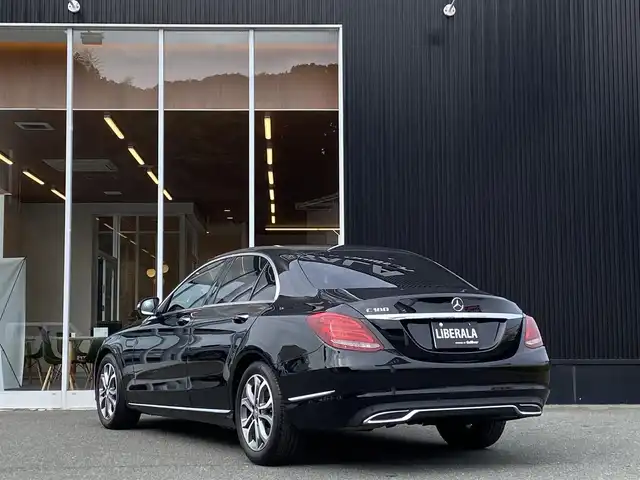 メルセデス・ベンツ Ｃ１８０ アバンギャルド 福岡県 2015(平27)年 7.4万km オブシディアンブラック 純正ナビ/CD/DVD/TV/Bカメラ/ACC/レーンキープ/ブラインドスポット/黒半革シート/パワーシート/シートヒーター/アンビエントライト/ステアリングアシスト/ETC/LEDヘッドライト/オートライト/取扱説明書/保証書/スマートキー
