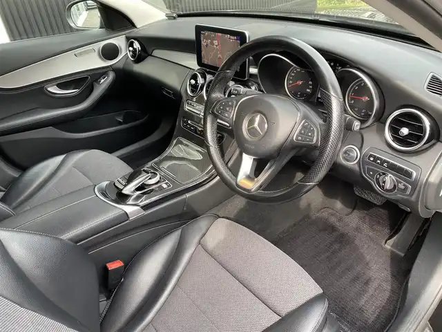 メルセデス・ベンツ Ｃ１８０ アバンギャルド 福岡県 2015(平27)年 7.4万km オブシディアンブラック 純正ナビ/CD/DVD/TV/Bカメラ/ACC/レーンキープ/ブラインドスポット/黒半革シート/パワーシート/シートヒーター/アンビエントライト/ステアリングアシスト/ETC/LEDヘッドライト/オートライト/取扱説明書/保証書/スマートキー