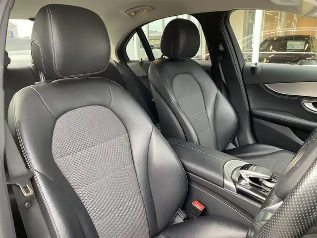 メルセデス・ベンツ Ｃ１８０ アバンギャルド 福岡県 2015(平27)年 7.4万km オブシディアンブラック 純正ナビ/CD/DVD/TV/Bカメラ/ACC/レーンキープ/ブラインドスポット/黒半革シート/パワーシート/シートヒーター/アンビエントライト/ステアリングアシスト/ETC/LEDヘッドライト/オートライト/取扱説明書/保証書/スマートキー