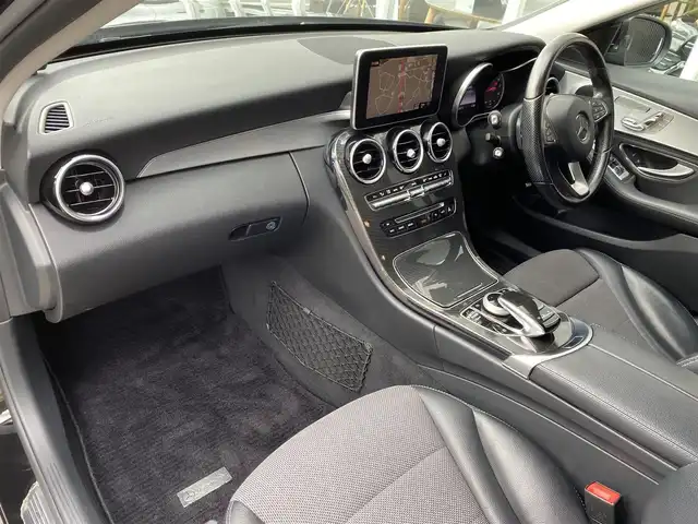 メルセデス・ベンツ Ｃ１８０ アバンギャルド 福岡県 2015(平27)年 7.4万km オブシディアンブラック 純正ナビ/CD/DVD/TV/Bカメラ/ACC/レーンキープ/ブラインドスポット/黒半革シート/パワーシート/シートヒーター/アンビエントライト/ステアリングアシスト/ETC/LEDヘッドライト/オートライト/取扱説明書/保証書/スマートキー