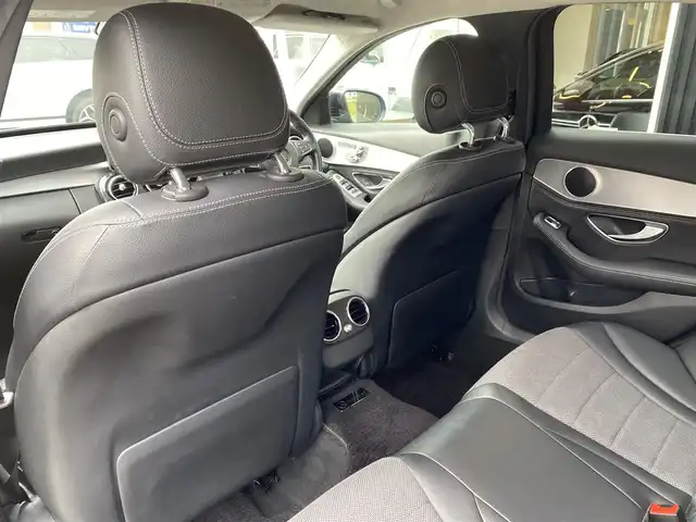 メルセデス・ベンツ Ｃ１８０ アバンギャルド 福岡県 2015(平27)年 7.4万km オブシディアンブラック 純正ナビ/CD/DVD/TV/Bカメラ/ACC/レーンキープ/ブラインドスポット/黒半革シート/パワーシート/シートヒーター/アンビエントライト/ステアリングアシスト/ETC/LEDヘッドライト/オートライト/取扱説明書/保証書/スマートキー