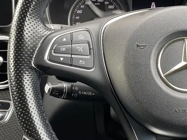 メルセデス・ベンツ Ｃ１８０ アバンギャルド 福岡県 2015(平27)年 7.4万km オブシディアンブラック 純正ナビ/CD/DVD/TV/Bカメラ/ACC/レーンキープ/ブラインドスポット/黒半革シート/パワーシート/シートヒーター/アンビエントライト/ステアリングアシスト/ETC/LEDヘッドライト/オートライト/取扱説明書/保証書/スマートキー