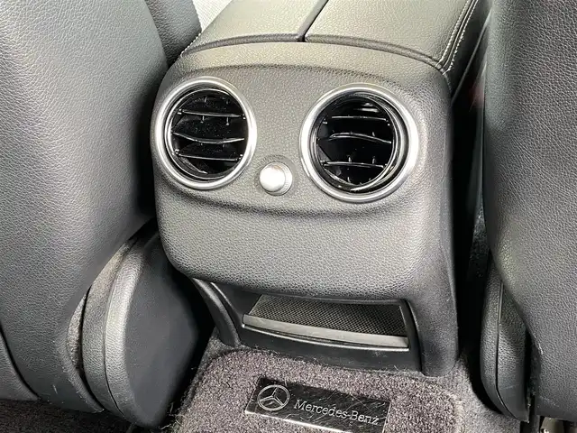 メルセデス・ベンツ Ｃ１８０ アバンギャルド 福岡県 2015(平27)年 7.4万km オブシディアンブラック 純正ナビ/CD/DVD/TV/Bカメラ/ACC/レーンキープ/ブラインドスポット/黒半革シート/パワーシート/シートヒーター/アンビエントライト/ステアリングアシスト/ETC/LEDヘッドライト/オートライト/取扱説明書/保証書/スマートキー