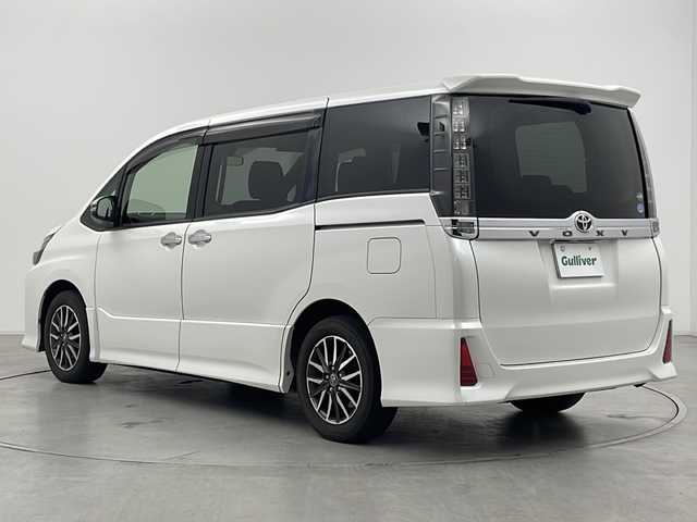 トヨタ ヴォクシー ZS 煌Ⅱ 群馬県 2017(平29)年 6.4万km ホワイトパールクリスタルシャイン ９型ナビ　１０．１型後席モニター　衝突被害軽減ブレーキ　バックカメラ　両側電動スライドドア　ツィーター　プリクラッシュセーフティ　レーンキープアシスト　オートライト　ＬＥＤヘッドライト　禁煙車