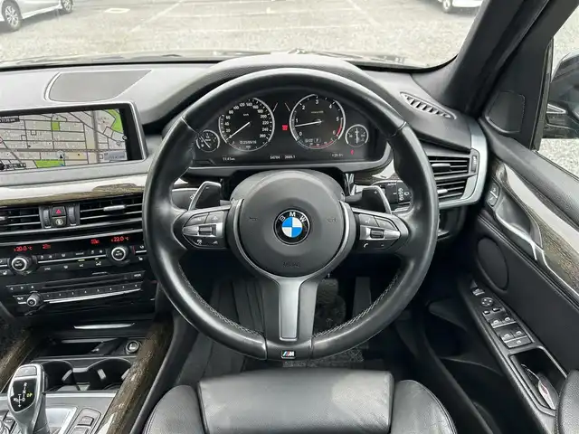 ＢＭＷ Ｘ５ xDrive 35d Mスポーツ 埼玉県 2014(平26)年 5.5万km カーボンブラックM ワンオーナー車/黒革シート/前席シートヒーター＆パワーシート/純正ナビTV/全方位カメラ/パワーバックドア/LEDヘッドライト/PDC/ミラーETC/アクティブクルーズコントロール/衝突軽減ブレーキ/純正19インチAW/プッシュスタート/スマートキーｘ２/H27、28、29、30、R1、3、5年ディーラー整備記録簿有/保証書付整備手帳/取扱説明書