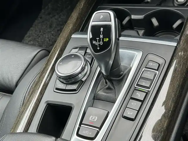 ＢＭＷ Ｘ５ xDrive 35d Mスポーツ 埼玉県 2014(平26)年 5.5万km カーボンブラックM ワンオーナー車/黒革シート/前席シートヒーター＆パワーシート/純正ナビTV/全方位カメラ/パワーバックドア/LEDヘッドライト/PDC/ミラーETC/アクティブクルーズコントロール/衝突軽減ブレーキ/純正19インチAW/プッシュスタート/スマートキーｘ２/H27、28、29、30、R1、3、5年ディーラー整備記録簿有/保証書付整備手帳/取扱説明書