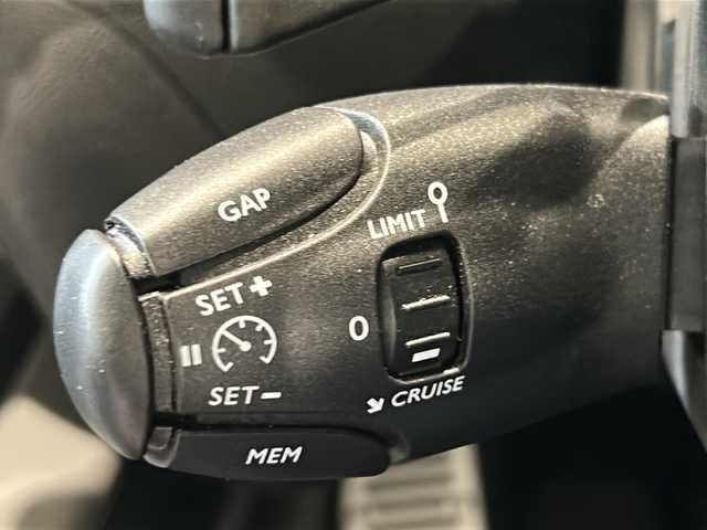 シトロエン シトロエン Ｃ５ エアクロス シャイン ブルーHDi 新潟県 2020(令2)年 2.6万km ブランナクレ 純正ディスプレイオーディオ/・Bluetooth/USB/AM/FM/Android Auto)/純正ナビ/フルセグTV/リアビューカメラ/前後ドライブレコーダー/アクティブセーフティブレーキ/レーンキープアシスト/ブラインドスポットモニター/アダプティブクルーズコントロール/インテリジェントハイビーム/トラフィックサインインフォメーション/ハンズフリー電動テールゲート/アンビエンスライト/ハーフレザーシート/運転席パワーシート/フロント社外シートヒーター/パドルシフト/LEDヘッドライト/ダウンヒルアシスト/ワイヤレスチャージャー/ETC