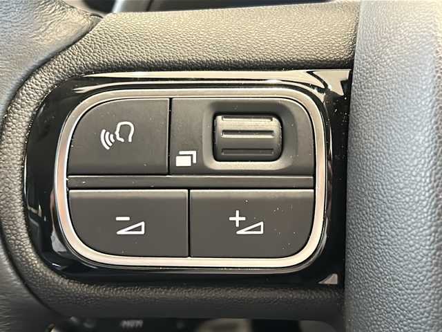 シトロエン シトロエン Ｃ５ エアクロス シャイン ブルーHDi 新潟県 2020(令2)年 2.6万km ブランナクレ 純正ディスプレイオーディオ/・Bluetooth/USB/AM/FM/Android Auto)/純正ナビ/フルセグTV/リアビューカメラ/前後ドライブレコーダー/アクティブセーフティブレーキ/レーンキープアシスト/ブラインドスポットモニター/アダプティブクルーズコントロール/インテリジェントハイビーム/トラフィックサインインフォメーション/ハンズフリー電動テールゲート/アンビエンスライト/ハーフレザーシート/運転席パワーシート/フロント社外シートヒーター/パドルシフト/LEDヘッドライト/ダウンヒルアシスト/ワイヤレスチャージャー/ETC