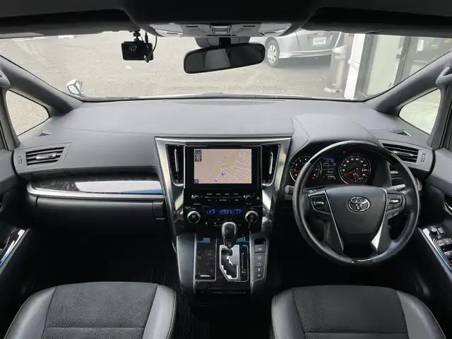 トヨタ アルファード S タイプゴールド 道央・札幌 2021(令3)年 7.2万km ホワイトパールクリスタルシャイン ４WD/純正メーカーナビ/CD/DVD/BT/フルセグ/純正フリップダウンモニター/トヨタセーフティセンス/プリクラッシュセーフティ/横滑り防止装置/レーダークルーズコントロール/レーンキープアシスト/クリアランスソナー/パーキングサポートブレーキ/ロードサインアシスト/バックカメラ/ビルトインETC/ドライブレコーダー/アイドリングストップ/ECOMODE/両側パワースライドドア/パワーバックドア/ハーフレザーシート/2列目オットマン/革巻きウッドコンビステアリング/ステアリングリモコン/電動パーキング/ブレーキホールド/MTモード付AT/プッシュスタート/スマートキー/LEDヘッドライト/オートライト/オートハイビーム/フォグランプ/電動格納ミラー/ウィンカーミラー/純正フロアマット/ドアバイザー/スペアキー