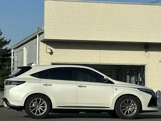 トヨタ ハリアー エレガンス GRスポーツ 宮城県 2019(平31)年 7.9万km ホワイトパールクリスタルシャイン /ワンオーナー//純正9インチメモリナビ//CD/DVD/SD/BT/フルセグテレビ//バックカメラ//ハーフレザーシート//レーダークルーズコントロール//プリクラッシュセーフティ//レーンディパーチャーアラート//D席パワーシート//ビルトインETC//純正ドライブレコーダー//スマートキーx2