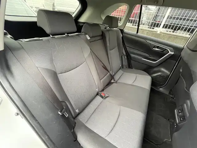 トヨタ ＲＡＶ４ ハイブリッドX 福岡県 2020(令2)年 8.5万km ホワイトパールクリスタルシャイン 純正９型SDナビ(フルセグTV/CD/DVD/BT)/バックカメラ/トヨタセーフティー/コーナーセンサー/BSM/レーダークルコン/ドラレコ/ETC/純正LEDヘッドライト/純正フロアマット/純正17インチアルミホイール/スマートキー/プッシュスタート