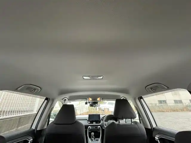 トヨタ ＲＡＶ４ ハイブリッドX 福岡県 2020(令2)年 8.5万km ホワイトパールクリスタルシャイン 純正９型SDナビ(フルセグTV/CD/DVD/BT)/バックカメラ/トヨタセーフティー/コーナーセンサー/BSM/レーダークルコン/ドラレコ/ETC/純正LEDヘッドライト/純正フロアマット/純正17インチアルミホイール/スマートキー/プッシュスタート