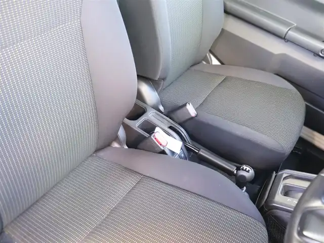 スズキ ジムニー シエラ JC 神奈川県 2022(令4)年 1.9万km ピュアホワイトP ワンオーナー/リフトアップ/デルタフォースAW１６インチ/JAOSサイドステップシール/社外オーディオ/Bluetooth/フロントカメラ/サイドカメラ/バックカメラ/プッシュスタート/ETC/ドライブレコーダー/保証書/取説/スペアスマートキー/記録(R.4.5.6.7)