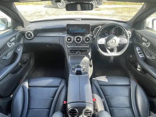 メルセデス・ベンツ Ｃ２００ アバンギャルド AMGライン 福岡県 2019(令1)年 4.6万km ダイヤモンドホワイト 純正10.25型HDDナビ/（フルセグTV/BT/AM/FM/CarPlay）/バックモニター/アクティブブレーキアシスト/ACC/パドルシフト/シートヒーター/コーナーセンサー/前後ドラレコ/ETC2.0/BSM/インテリジェントライトシステム/コンフォートエントリー/スペアキー/EQ Power Charge/エアサス搭載車