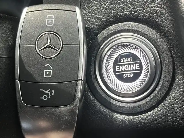 メルセデス・ベンツ Ｃ２００ アバンギャルド AMGライン 静岡県 2019(令1)年 4.6万km ダイヤモンドホワイト 純正10.25型HDDナビ/（フルセグTV/BT/AM/FM/CarPlay）/バックモニター/アクティブブレーキアシスト/ACC/パドルシフト/シートヒーター/コーナーセンサー/前後ドラレコ/ETC2.0/BSM/インテリジェントライトシステム/コンフォートエントリー/スペアキー/EQ Power Charge/エアサス搭載車