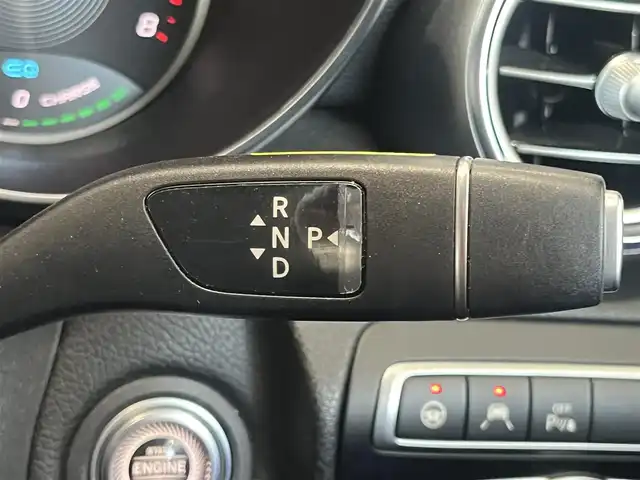 メルセデス・ベンツ Ｃ２００ アバンギャルド AMGライン 静岡県 2019(令1)年 4.6万km ダイヤモンドホワイト 純正10.25型HDDナビ/（フルセグTV/BT/AM/FM/CarPlay）/バックモニター/アクティブブレーキアシスト/ACC/パドルシフト/シートヒーター/コーナーセンサー/前後ドラレコ/ETC2.0/BSM/インテリジェントライトシステム/コンフォートエントリー/スペアキー/EQ Power Charge/エアサス搭載車