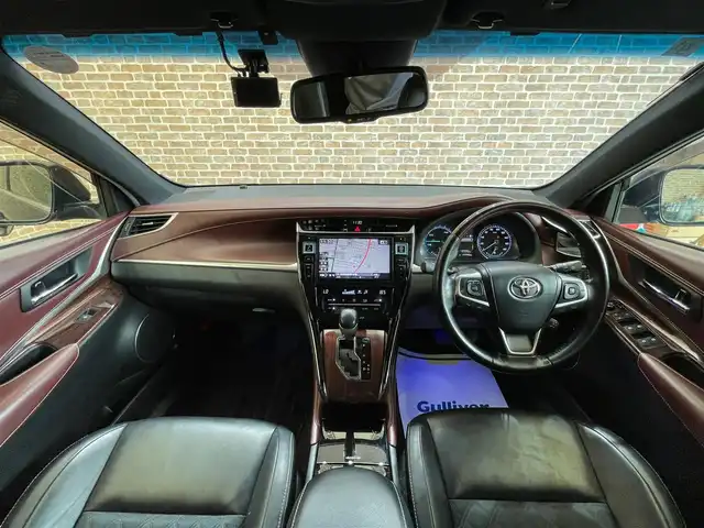 トヨタ ハリアー ハイブリッド プレミアム 岩手県 2015(平27)年 11.8万km ブラック ４WD/ALPINE９インチナビ（Bluetooth CD DVD フルセグ）/クルーズコントロール/レーンアシスト/プリクラッシュセーフティ/コーナーセンサー/MT付きAT/パワーバックドア/パワーシート/ドライブレコーダー/ETC/横滑り防止装置/オートハイビーム/バックカメラ/アイドリングストップ/車両接近通報装置/LEDヘッドライト/純正１８インチアルミホイール