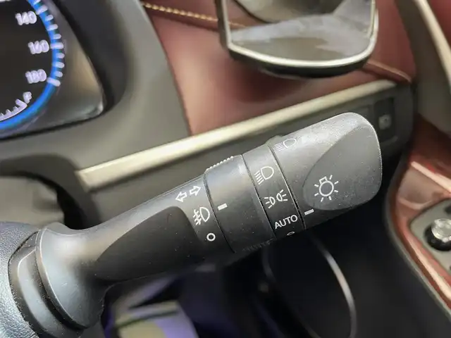 トヨタ ハリアー ハイブリッド プレミアム 岩手県 2015(平27)年 11.8万km ブラック ４WD/ALPINE９インチナビ（Bluetooth CD DVD フルセグ）/クルーズコントロール/レーンアシスト/プリクラッシュセーフティ/コーナーセンサー/MT付きAT/パワーバックドア/パワーシート/ドライブレコーダー/ETC/横滑り防止装置/オートハイビーム/バックカメラ/アイドリングストップ/車両接近通報装置/LEDヘッドライト/純正１８インチアルミホイール