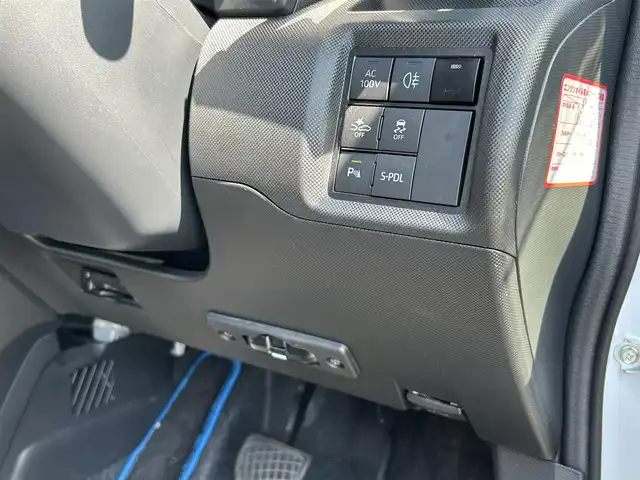 ダイハツ ロッキー プレミアム G HEV 佐賀県 2022(令4)年 2.5万km シャイニングホワイトパール /ワンオーナー//純正9型プレミアムメモリーナビ//バックカメラ//フルセグTV/DVD/USB/HDMI//Bluetooth/TVキャンセラー//ナビ連動ドライブレコーダー//ハーフレザーシート//シートヒーター//電動パーキングブレーキ//オートブレーキホールド//ETC//スマートキー//AC１００V//スマートアシスト//先行者発進お知らせ//衝突警報//車線逸脱警報//ステアリングアシスト//標識認識//ふらつき警報//追従型オートクルーズコントロール//S-PDL（スマートペダル）//新車保証書//取扱説明書//スペアキー