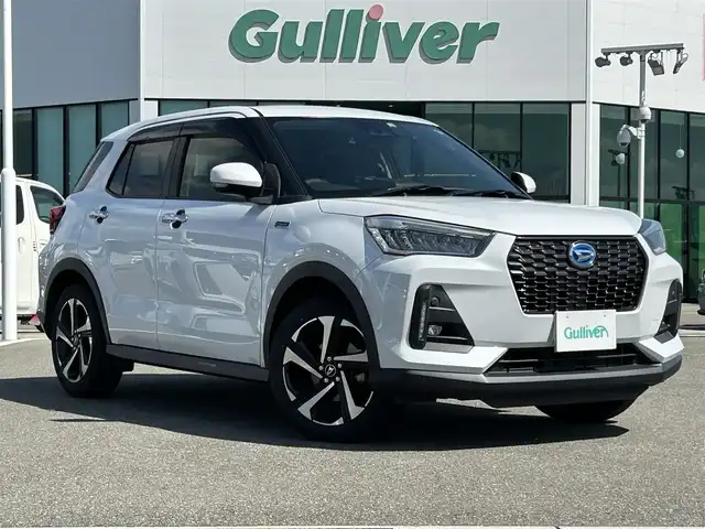 ダイハツ ロッキー プレミアム G HEV 佐賀県 2022(令4)年 2.5万km シャイニングホワイトパール /ワンオーナー//純正9型プレミアムメモリーナビ//バックカメラ//フルセグTV/DVD/USB/HDMI//Bluetooth/TVキャンセラー//ナビ連動ドライブレコーダー//ハーフレザーシート//シートヒーター//電動パーキングブレーキ//オートブレーキホールド//ETC//スマートキー//AC１００V//スマートアシスト//先行者発進お知らせ//衝突警報//車線逸脱警報//ステアリングアシスト//標識認識//ふらつき警報//追従型オートクルーズコントロール//S-PDL（スマートペダル）//新車保証書//取扱説明書//スペアキー