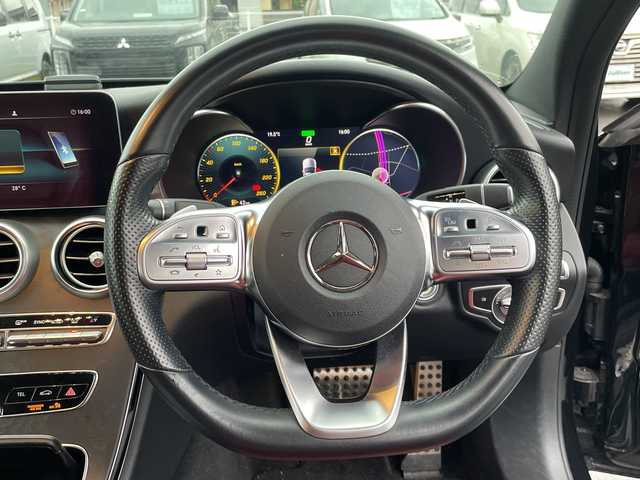 メルセデス・ベンツ Ｃ２００ 4マチック AVG AMGライン 三重県 2019(平31)年 4.5万km 黒 /純正ナビ//Burmester//4WD//バックカメラ//ETC//追従式クルーズコントロール//コーナーセンサー//アイドリングストップ//レザーシート//パワーシート//シートヒーター//本革ステアリング//パドルシフト//ステアリングリモコン//LEDヘッドランプ//電動パーキングブレーキDVDナビ