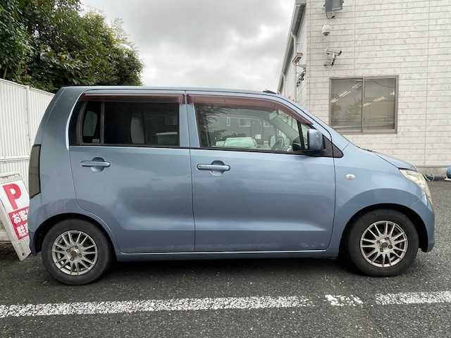 スズキ ワゴンＲ FX 茨城県 2010(平22)年 7.4万km ブリーズブルーメタリック 盗難防止装置/CDチェンジャー/フロアマット純正/ベンチシート/FM/AM/パワーウィンドウ/パワーステアリング/スペアキー×１