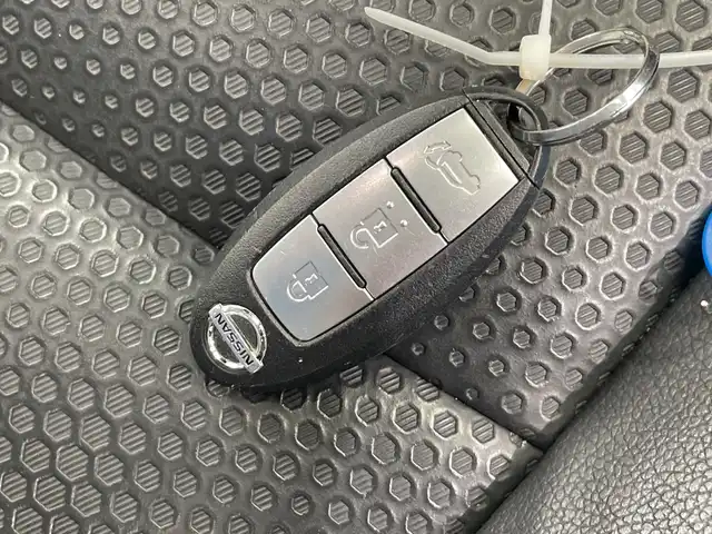 日産 エクストレイル 20Xi 栃木県 2018(平30)年 7.8万km ブリリアントホワイトパール 純正メモリナビ/（CD/DVD/フルセグTV/Bluetooth/SD/AUX/USB）/全方位カメラ/プロパイロット/コーナーセンサー/ビルトインETC/前方ドライブレコーダー/前席シートヒーター/ルーフレール/禁煙車/オートライト/LEDヘッドライト/横滑り防止装置/フォグランプ/スマートキー/プッシュスタート/アイドリングストップ/ステアリングスイッチ/革巻きステアリング/ウィンカーミラー/純正18インチアルミホイール/純正フロアマット