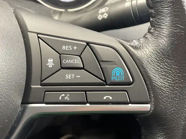 日産 エクストレイル 20Xi 栃木県 2018(平30)年 7.8万km ブリリアントホワイトパール 純正メモリナビ/（CD/DVD/フルセグTV/Bluetooth/SD/AUX/USB）/全方位カメラ/プロパイロット/コーナーセンサー/ビルトインETC/前方ドライブレコーダー/前席シートヒーター/ルーフレール/禁煙車/オートライト/LEDヘッドライト/横滑り防止装置/フォグランプ/スマートキー/プッシュスタート/アイドリングストップ/ステアリングスイッチ/革巻きステアリング/ウィンカーミラー/純正18インチアルミホイール/純正フロアマット