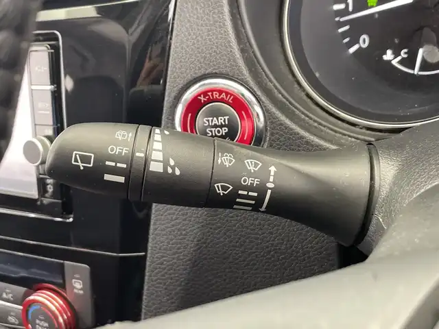 日産 エクストレイル 20Xi 栃木県 2018(平30)年 7.8万km ブリリアントホワイトパール 純正メモリナビ/（CD/DVD/フルセグTV/Bluetooth/SD/AUX/USB）/全方位カメラ/プロパイロット/コーナーセンサー/ビルトインETC/前方ドライブレコーダー/前席シートヒーター/ルーフレール/禁煙車/オートライト/LEDヘッドライト/横滑り防止装置/フォグランプ/スマートキー/プッシュスタート/アイドリングストップ/ステアリングスイッチ/革巻きステアリング/ウィンカーミラー/純正18インチアルミホイール/純正フロアマット