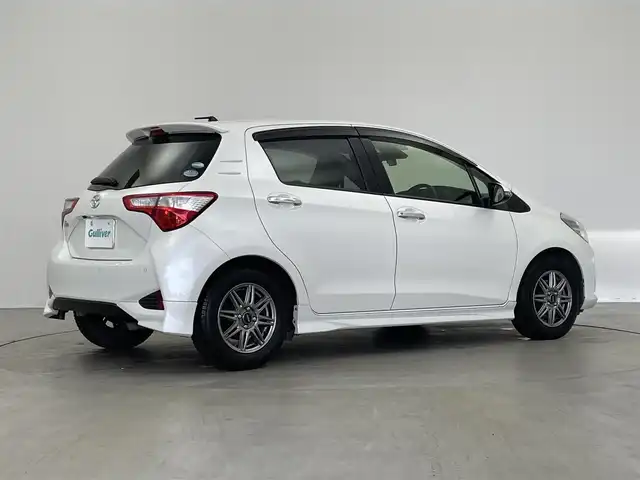 トヨタ ヴィッツ F セーフティーエディションⅢ 埼玉県 2019(平31)年 7.2万km ホワイトパールクリスタルシャイン 社外7インチナビ（AVIC-CZ700）/フルセグTV/バックカメラ/ビルトインETC/電動格納ミラー/アイドリングストップ/オートライト/オートハイビーム/ドラレコ前後/LEDヘッドライト/LEDフォグランプ/取扱説明書/記録簿/スペアキー