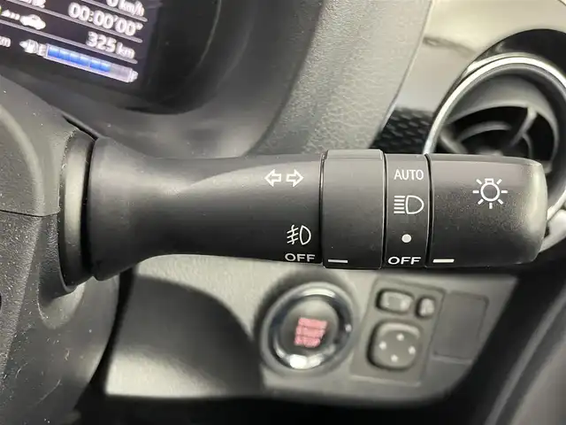 トヨタ ヴィッツ F セーフティーエディションⅢ 埼玉県 2019(平31)年 7.2万km ホワイトパールクリスタルシャイン 社外7インチナビ（AVIC-CZ700）/フルセグTV/バックカメラ/ビルトインETC/電動格納ミラー/アイドリングストップ/オートライト/オートハイビーム/ドラレコ前後/LEDヘッドライト/LEDフォグランプ/取扱説明書/記録簿/スペアキー