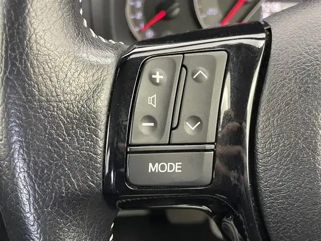 トヨタ ヴィッツ F セーフティーエディションⅢ 埼玉県 2019(平31)年 7.2万km ホワイトパールクリスタルシャイン 社外7インチナビ（AVIC-CZ700）/フルセグTV/バックカメラ/ビルトインETC/電動格納ミラー/アイドリングストップ/オートライト/オートハイビーム/ドラレコ前後/LEDヘッドライト/LEDフォグランプ/取扱説明書/記録簿/スペアキー