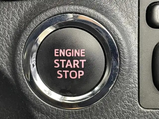 トヨタ ヴィッツ F セーフティーエディションⅢ 埼玉県 2019(平31)年 7.2万km ホワイトパールクリスタルシャイン 社外7インチナビ（AVIC-CZ700）/フルセグTV/バックカメラ/ビルトインETC/電動格納ミラー/アイドリングストップ/オートライト/オートハイビーム/ドラレコ前後/LEDヘッドライト/LEDフォグランプ/取扱説明書/記録簿/スペアキー