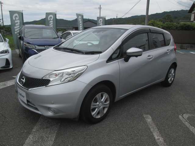 日産 ノート XVセレ +セーフ 広島県 2014(平26)年 8万km ブリリアントシルバー 純正メモリーナビ/エマージェンシーブレーキ/アラウンドビューモニター/コーナーセンサー/スマートキー