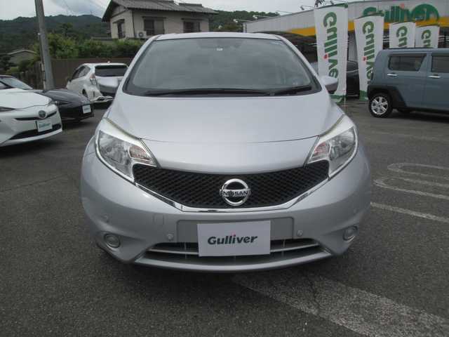 日産 ノート XVセレ +セーフ 広島県 2014(平26)年 8万km ブリリアントシルバー 純正メモリーナビ/エマージェンシーブレーキ/アラウンドビューモニター/コーナーセンサー/スマートキー