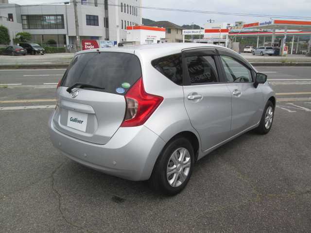 日産 ノート XVセレ +セーフ 広島県 2014(平26)年 8万km ブリリアントシルバー 純正メモリーナビ/エマージェンシーブレーキ/アラウンドビューモニター/コーナーセンサー/スマートキー