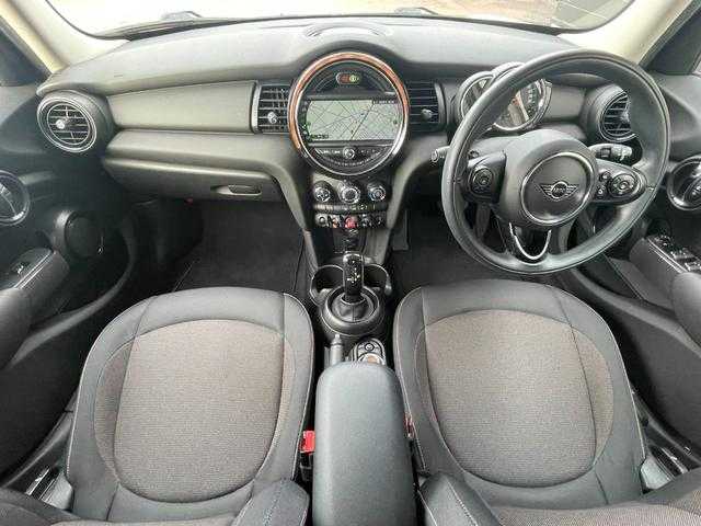 ＭＩＮＩ ミニ ヴィクトリア 埼玉県 2020(令2)年 4.3万km ペッパー・ホワイト 純正HDDナビ/(Bluetooth/USB)/バックカメラ　/インテリジェントセーフティー/純正１５インチアルミホイール/純正ドライブレコーダー/ＬＥＤヘッドライト/ＥＴＣ