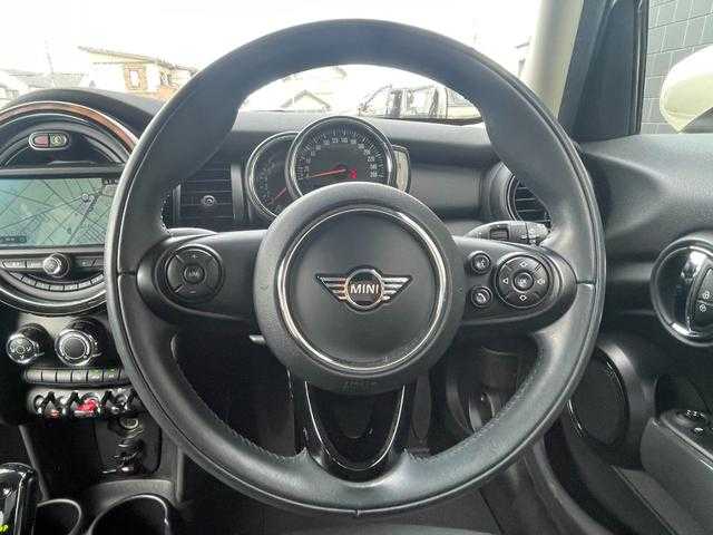 ＭＩＮＩ ミニ ヴィクトリア 埼玉県 2020(令2)年 4.3万km ペッパー・ホワイト 純正HDDナビ/(Bluetooth/USB)/バックカメラ　/インテリジェントセーフティー/純正１５インチアルミホイール/純正ドライブレコーダー/ＬＥＤヘッドライト/ＥＴＣ