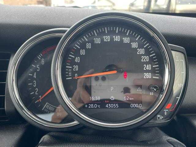 ＭＩＮＩ ミニ ヴィクトリア 埼玉県 2020(令2)年 4.3万km ペッパー・ホワイト 純正HDDナビ/(Bluetooth/USB)/バックカメラ　/インテリジェントセーフティー/純正１５インチアルミホイール/純正ドライブレコーダー/ＬＥＤヘッドライト/ＥＴＣ