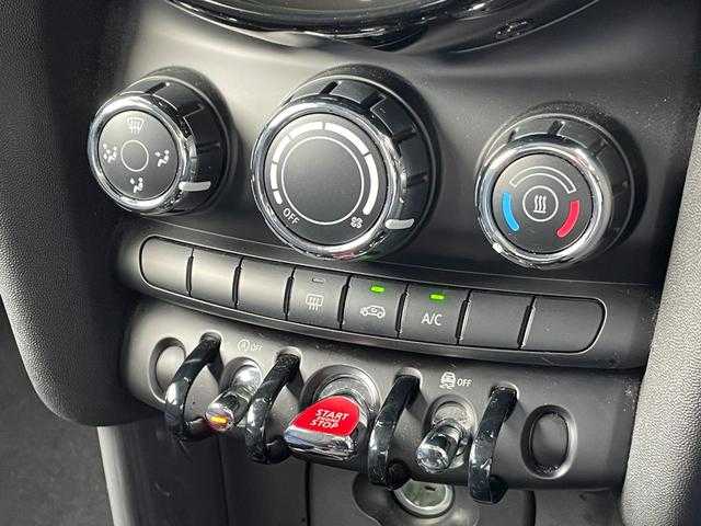 ＭＩＮＩ ミニ ヴィクトリア 埼玉県 2020(令2)年 4.3万km ペッパー・ホワイト 純正HDDナビ/(Bluetooth/USB)/バックカメラ　/インテリジェントセーフティー/純正１５インチアルミホイール/純正ドライブレコーダー/ＬＥＤヘッドライト/ＥＴＣ