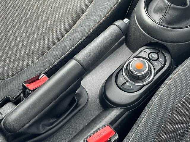 ＭＩＮＩ ミニ ヴィクトリア 埼玉県 2020(令2)年 4.3万km ペッパー・ホワイト 純正HDDナビ/(Bluetooth/USB)/バックカメラ　/インテリジェントセーフティー/純正１５インチアルミホイール/純正ドライブレコーダー/ＬＥＤヘッドライト/ＥＴＣ