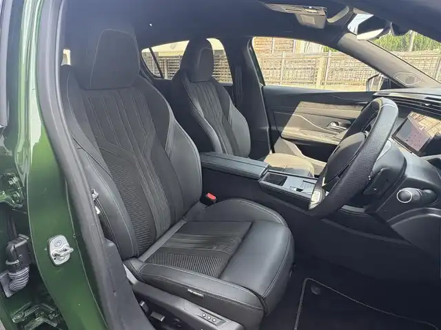 プジョー ３０８ GTハイブリッド 三重県 2022(令4)年 1.4万km 緑 ♪ワンオーナー /♪走行13504km/ターボ/充電ケーブル有/アクティブセーフティブレーキ/レーンキープアシスト/リアクロストラフィックアラート/インテリジェントハイビーム/レーダークルーズコントロール/コーナーセンサー/ハーフレザーシート/前席シートヒーター/D席メモリ付パワーシート /スマートキー×2/プッシュスタート/純正ナビ/・USB/・Bluetoothオーディオ/・Apple Car Play/・Android Auto/・バック/サイド/カーテンエアバック/・360°カメラ/ワイヤレス充電/純正18インチAW/LEDヘッドライト/リアフォグライト/オートライト/オートワイパー/ウィンカーミラー/オートリトラクタブルミラー/革巻ステアリング/ステアリングスイッチ/パドルシフト/プライバシーガラス/フロアマット/ETC/サイド/カーテンエアバック