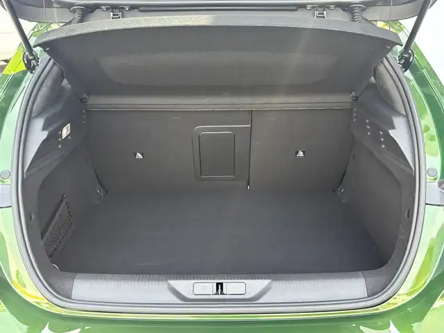 プジョー ３０８ GTハイブリッド 三重県 2022(令4)年 1.4万km 緑 ♪ワンオーナー /♪走行13504km/ターボ/充電ケーブル有/アクティブセーフティブレーキ/レーンキープアシスト/リアクロストラフィックアラート/インテリジェントハイビーム/レーダークルーズコントロール/コーナーセンサー/ハーフレザーシート/前席シートヒーター/D席メモリ付パワーシート /スマートキー×2/プッシュスタート/純正ナビ/・USB/・Bluetoothオーディオ/・Apple Car Play/・Android Auto/・バック/サイド/カーテンエアバック/・360°カメラ/ワイヤレス充電/純正18インチAW/LEDヘッドライト/リアフォグライト/オートライト/オートワイパー/ウィンカーミラー/オートリトラクタブルミラー/革巻ステアリング/ステアリングスイッチ/パドルシフト/プライバシーガラス/フロアマット/ETC/サイド/カーテンエアバック