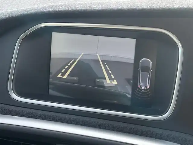 ボルボ Ｖ４０ クロスカントリー T5 AWD 秋田県 2013(平25)年 11.1万km ブラックサファイアメタリック ４WD/ターボ/衝突軽減システム/純正HDDナビ（DVD/CD再生不可能）/フルセグ/バックカメラ/ボルボ純正１７インチアルミ（夏タイヤ装着）/スマートキー/アイドリングストップ/プッシュスタート/MTモード付AT/パークアシスト/アダプティブ・クルーズコントロール追従走行有/レーンキーピング・エンド/ヒルディセント・コントロール/アダプティブ・フロントライティングシステム/ブラインドスポットインフォーメーション・システム/ステアリングスイッチ/前席シートヒーター/運転席パワーシート/メモリー付パワーシート/ルーフレール/ETC/社外フロアマット/オートライト/オートエアコン/パワーステアリング/パワーウィンドウ/ヘッドライトレベライザー/横滑り防止/盗難防止装置/電動格納ウィンカーミラー/保証書/取扱説明書/記録簿/スペアキー×１