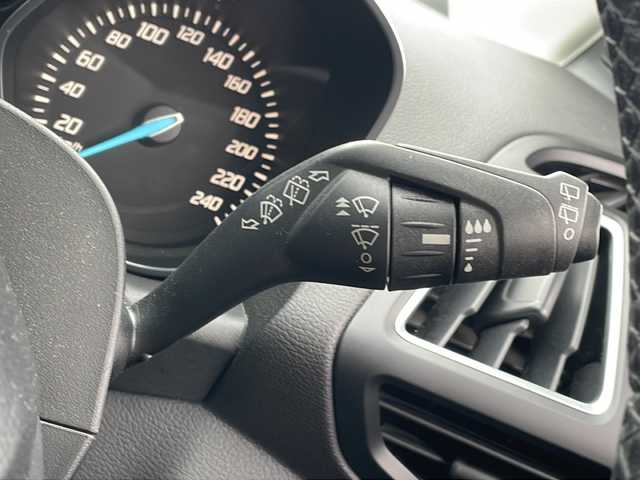 フォード クーガ タイタニアム 青森県 2016(平28)年 6.3万km パール 4WD/純正ディスプレイ/バックカメラ/サンルーフ/黒レザーシート/運転席パワーシート/前席シートヒーター/クルーズコントロール/パワーバックドア/HIDライト/ルーフレール/純正18インチアルミホイール/保証書・取扱説明書