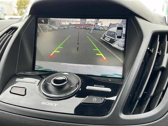 フォード クーガ タイタニアム 青森県 2016(平28)年 6.3万km パール 4WD/純正ディスプレイ/バックカメラ/サンルーフ/黒レザーシート/運転席パワーシート/前席シートヒーター/クルーズコントロール/パワーバックドア/HIDライト/ルーフレール/純正18インチアルミホイール/保証書・取扱説明書