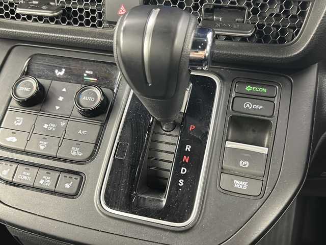 ホンダ ステップワゴン スパーダ 埼玉県 2024(令6)年 1.4万km クリスタルブラックパール 純正11.4インチナビ(LXM-247FLi)/・CD/DVD/Bluetooth/HDMI/フルセグTV/Musicrack/純正15.6インチリアモニター(VM-231FE)/マルチビューカメラ/両側電動スライドドア/ホンダセンシング/・衝突軽減システム/・誤発進抑制機能/・後方誤発進抑制機能/・アダプティブクルーズコントロール/・車線維持視線システム/・先行発進お知らせ機能/・ブラインドスポットインフォメーション/・標識認識機能/・オートハイブーム/前席シートヒーター/シートバックテーブル(運転席/助手席)/2列目キャプテンシート/電動パーキングブレーキ/ブレーキホールド/ステアリングスイッチ/パドルシフト/純正16インチアルミホイール/ETC/アイドリングストップ