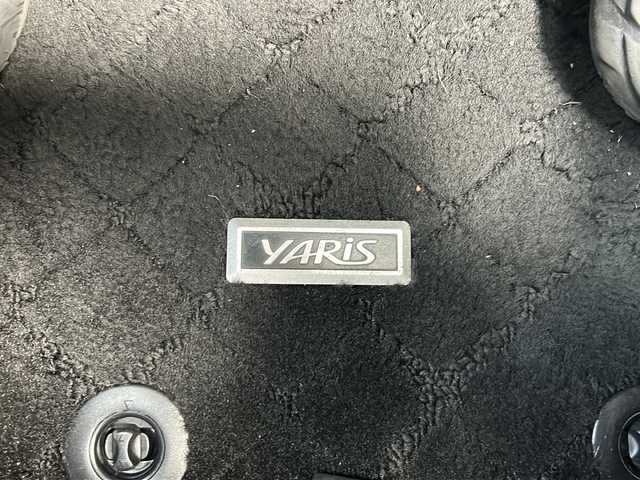 トヨタ ヤリス ハイブリッド Z 静岡県 2023(令5)年 1.3万km プラチナホワイトパールマイカ 純正ナビ/・ラジオ/USB/Bluetooth/Miracast/主要装備/・レーダークルーズコントロール　/・ドライブレコーダー　/・バックカメラ　/・ＥＴＣ　/・シートヒーター　/・レーンキープアシスト　/・オートライト　/・オートハイビーム　/・ステアリングヒーター　/・ＳＯＳコール　/・ＢＳＭ/・ステアリングリモコン/・ヒーテッドドアミラー/・純正アルミキャップ/・プリクラッシュセーフティー/・アイドリングストップ/・純正フロアマット/・LEDヘッドライト/・プッシュスタート/・スマートキー
