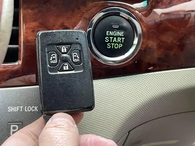 トヨタ エスティマ アエラス Gエディション 岩手県 2010(平22)年 13.2万km ホワイトパールクリスタルシャイン 両側パワースライドドア　/クルーズコントロール/リヤオートエアコン/寒冷地仕様/MTモード付AT/純正ナビ/バックカメラ/ETC/オートライト/HIDヘッドランプ/フォグランプ/オットマン/ウォークスルー/Bluetooth接続/純正フロアマット/社外１７インチアルミホイール